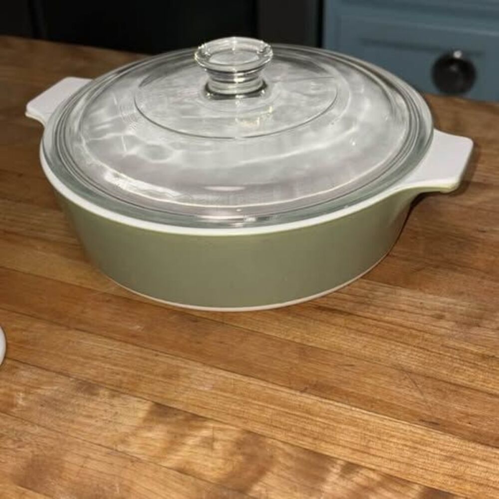 Vintage corningware Avocado Green Round Casserole Dish with Lid